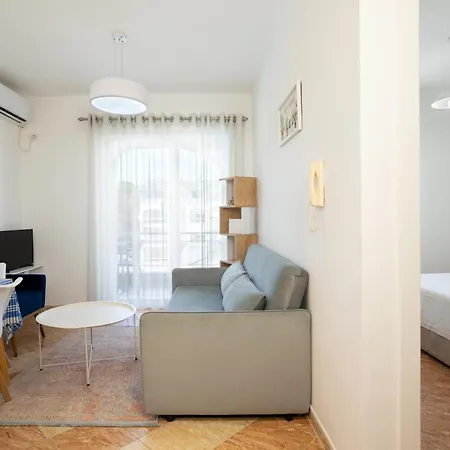 Joni's Small Apartament *
